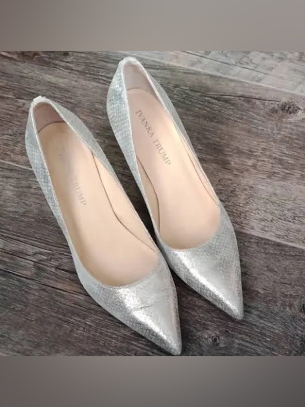 Ivanka trump pumps golden color pointy toe kitten heel